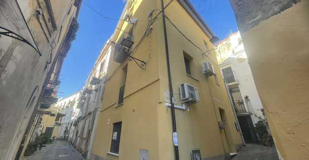 LA STORIA E L'ELEGANZA