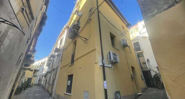 LA STORIA E L'ELEGANZA